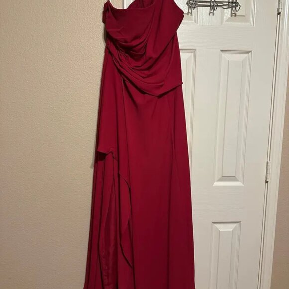 Formal long red dress - Picture 1 of 2